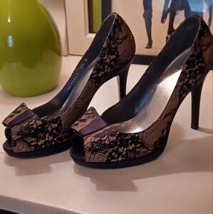 Stuart Weitzman black cream lace bow Peep Toe Platform heels pumps 7.5